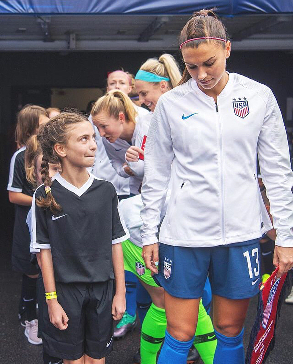 A girl admiring Alex Morgan