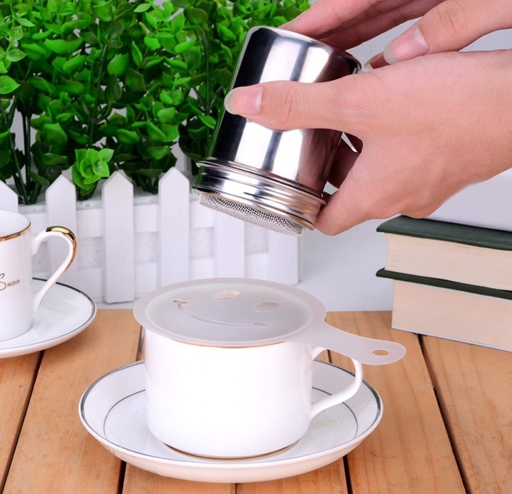 A small flour and cocoa powder sifter