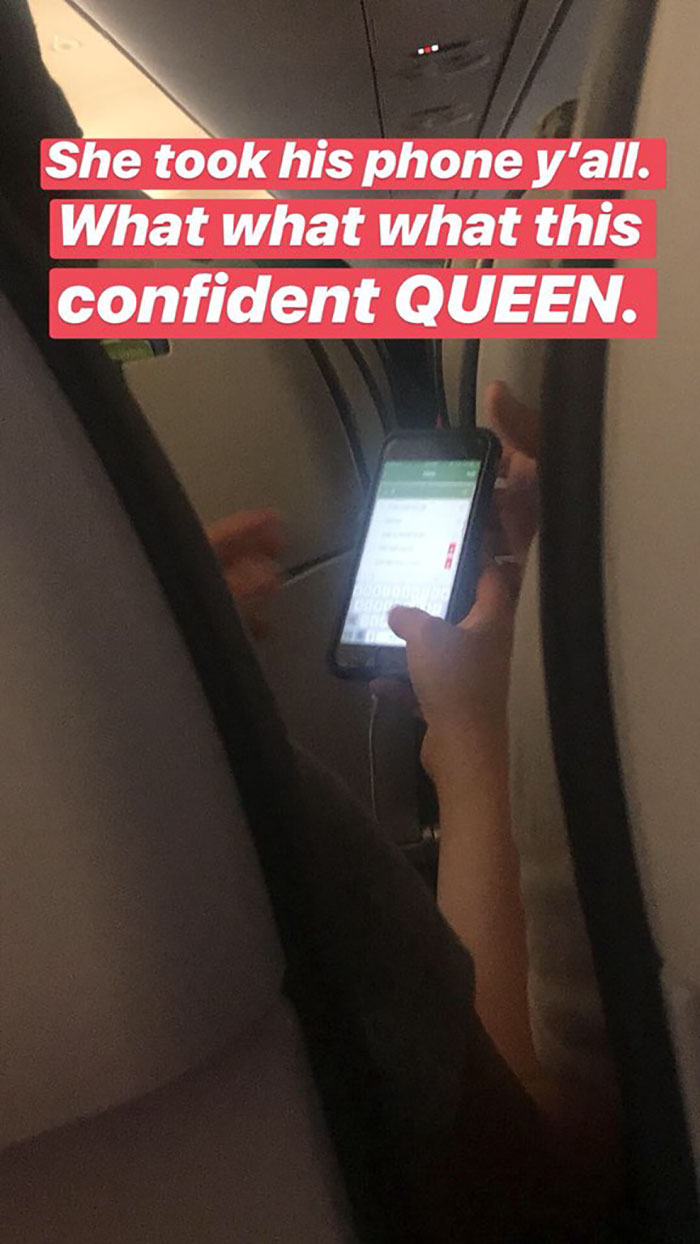 Woman Switches Plane Seats With A Stranger, Live-Tweets New Seat Mates Flirting