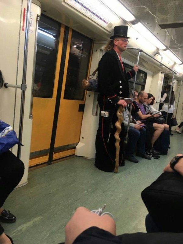 38 crazy sh*t seen on the subway