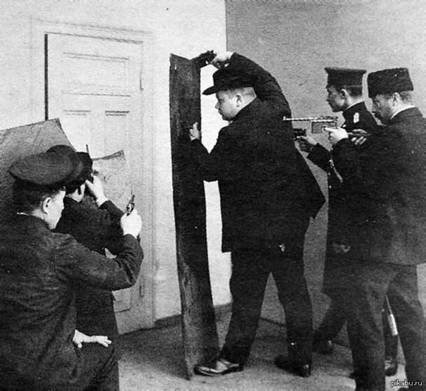 Special officers training in Moscow, Russia in 1910.