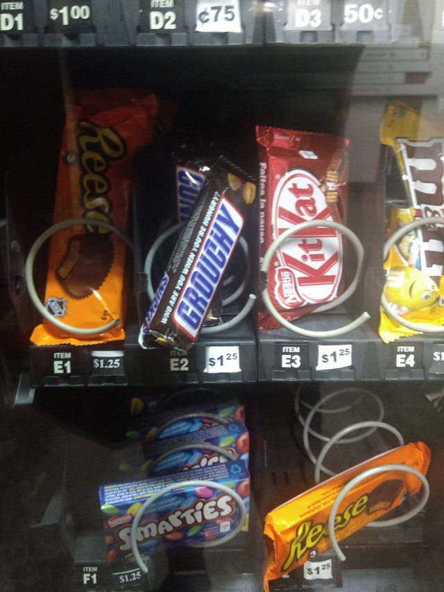 random vending machine - Item D1 $100 75 50c Vnd Are You Nunen Youre NUNER2 Nestle Tem Item E1 s 125 $1.25 $ 125 E2 Sma Item F1 $1.25