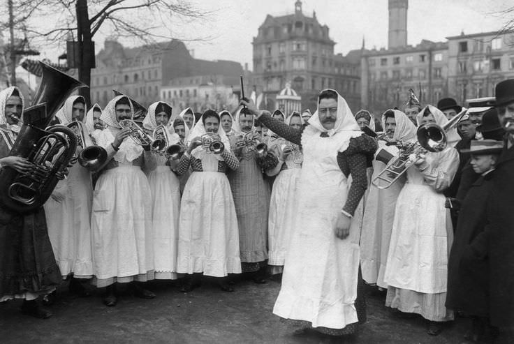 The "Band of Milkmaids" perform during a festival in Cologne, Germany in 1910.