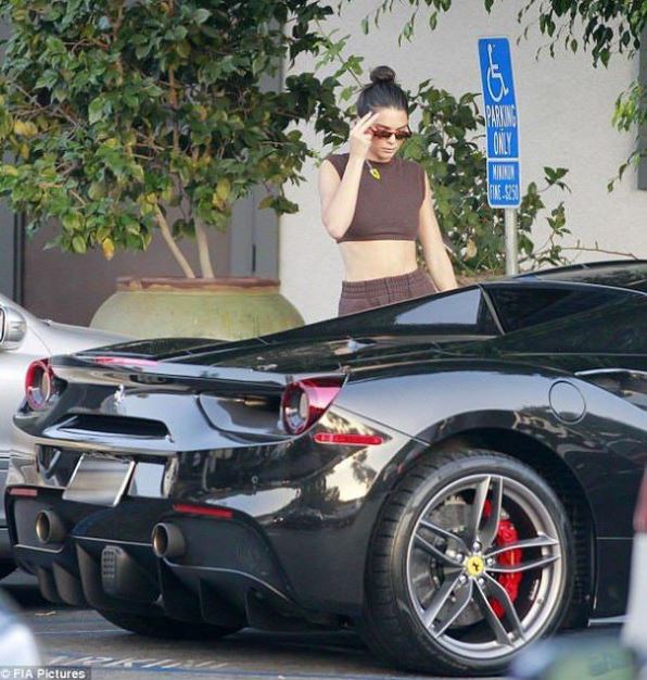 kylie jenner parked in handicap spot - Fia Pictures