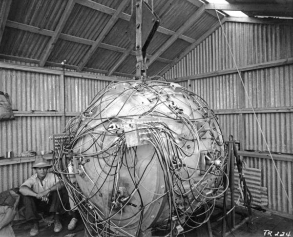 first atomic bomb - TR224