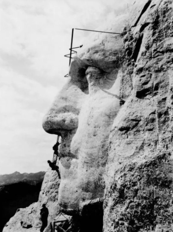 construction of mount rushmore
