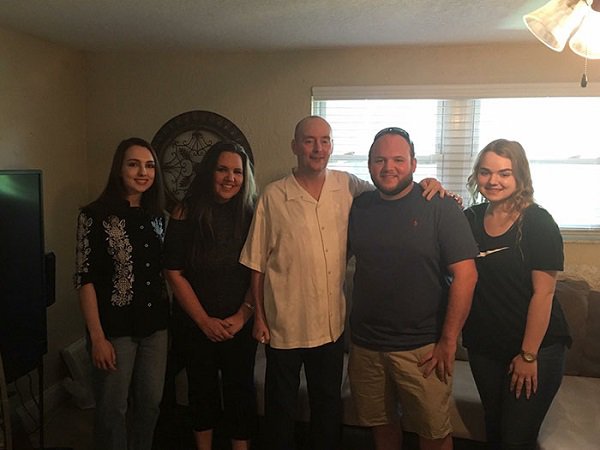 This man finally meets his birth parents after 26 years