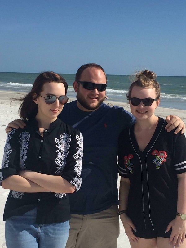 This man finally meets his birth parents after 26 years