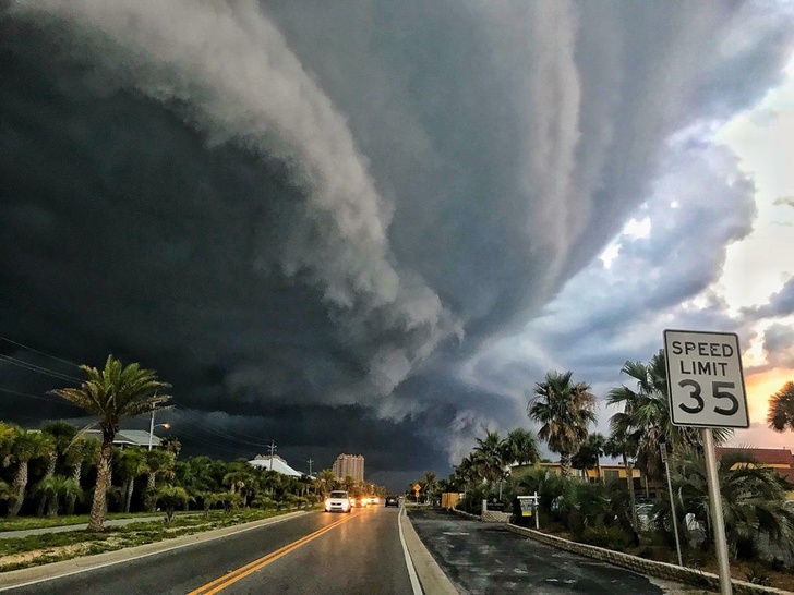 A storm rolling into Florida