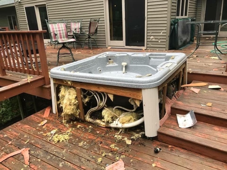 hot tub struck by lightning - Erweil El