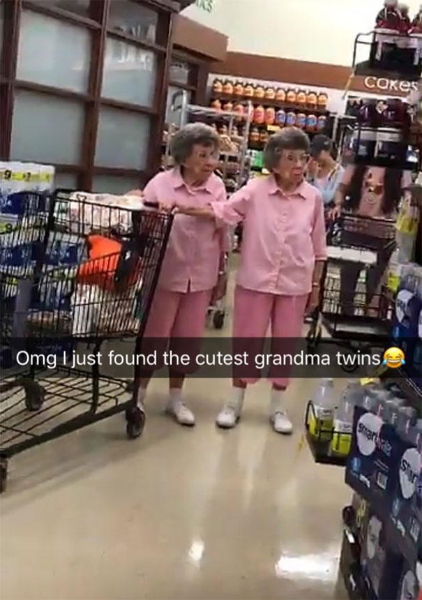 twin grandmas - Cakes 102129 Omg I just found the cutest grandma twins