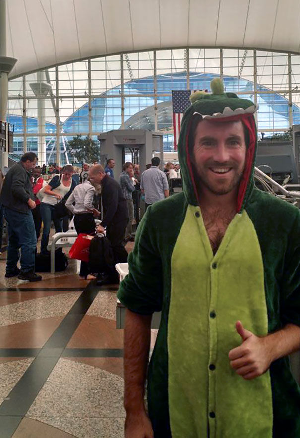 Lost A Bet And Had To Go Through Airport Security Dressed As A Dinosaur (TSA Said I Looked Cute)