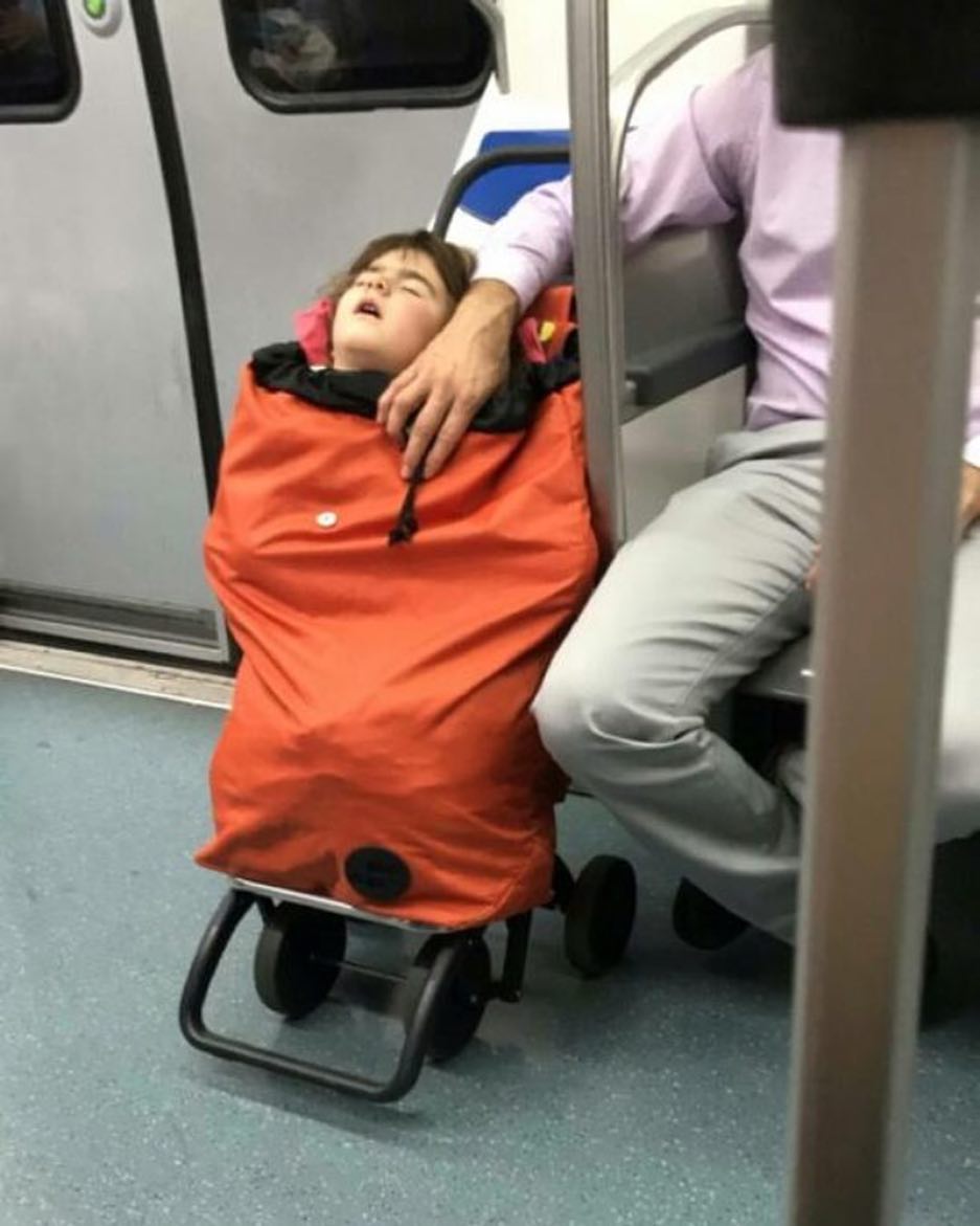 28 bizarre things seen on the subway