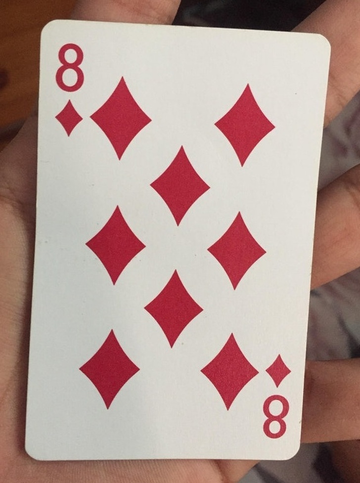 8 of diamonds 8 in the middle