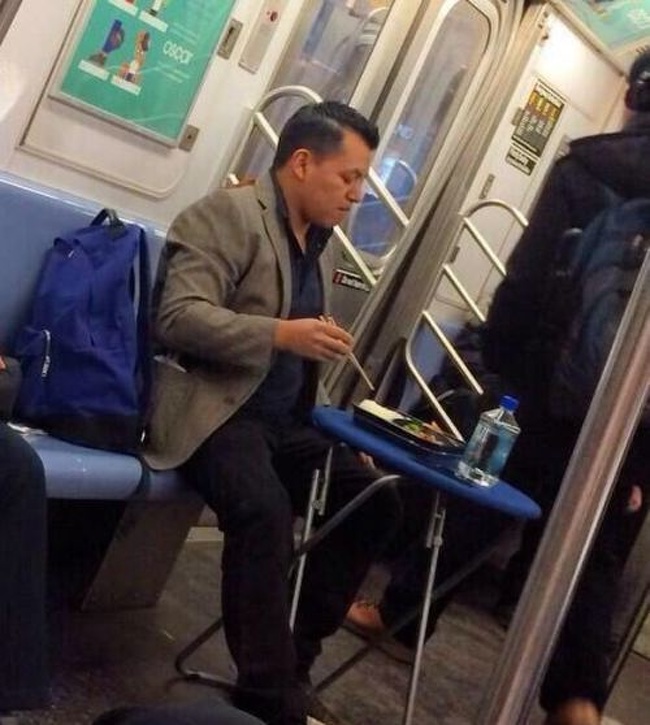 21 surprising things found on the subway