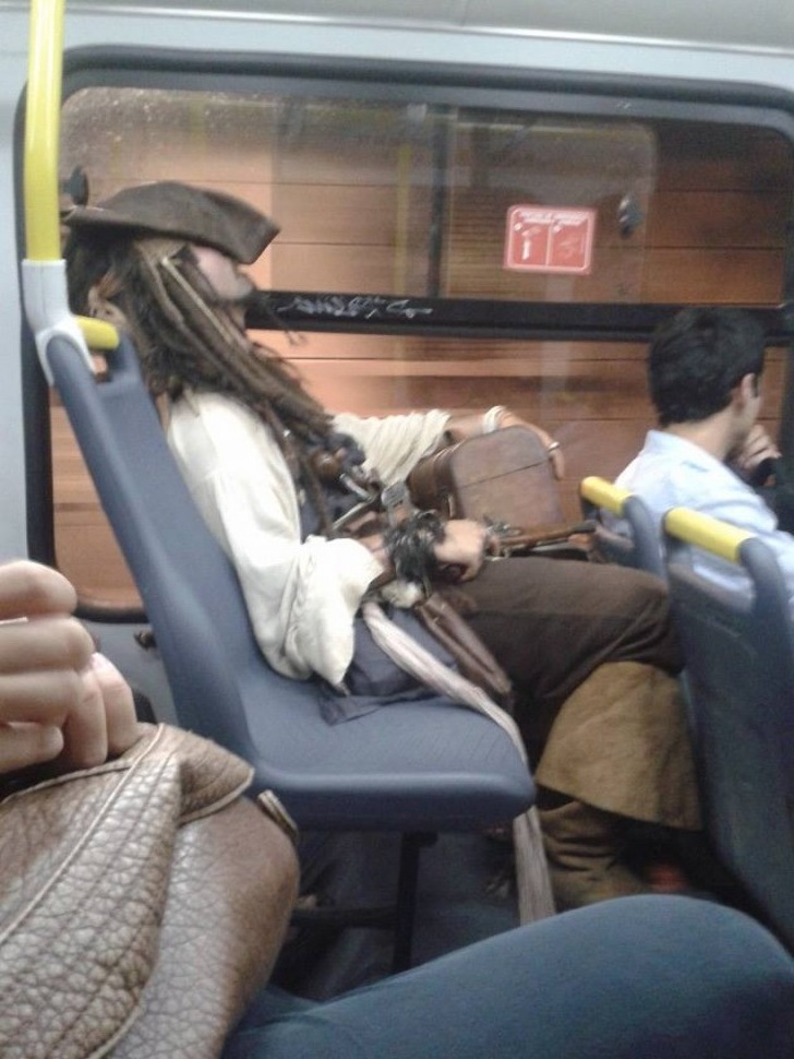 21 surprising things found on the subway