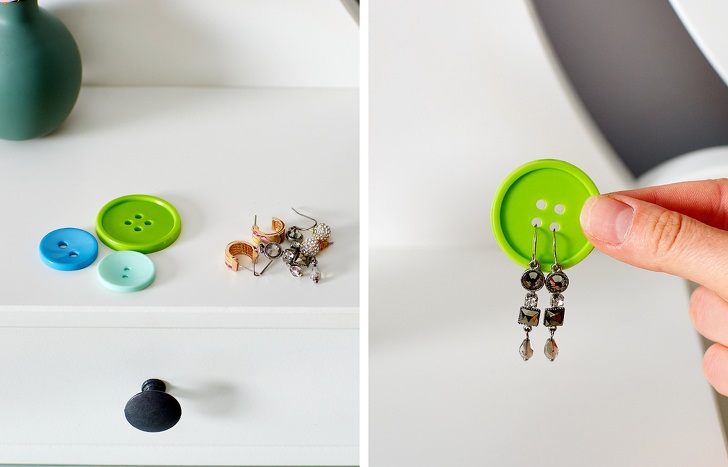 In order to keep your jewelry box clean and avoid having to look for a lost earring, you can keep the pair attached to a button. This way, they will always be near each other.