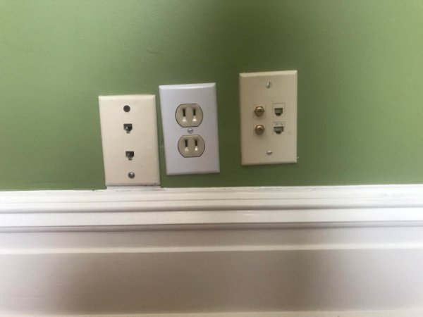 construction fail ac power plugs and socket outlets - Dd