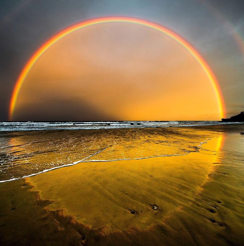 A rainbow circle