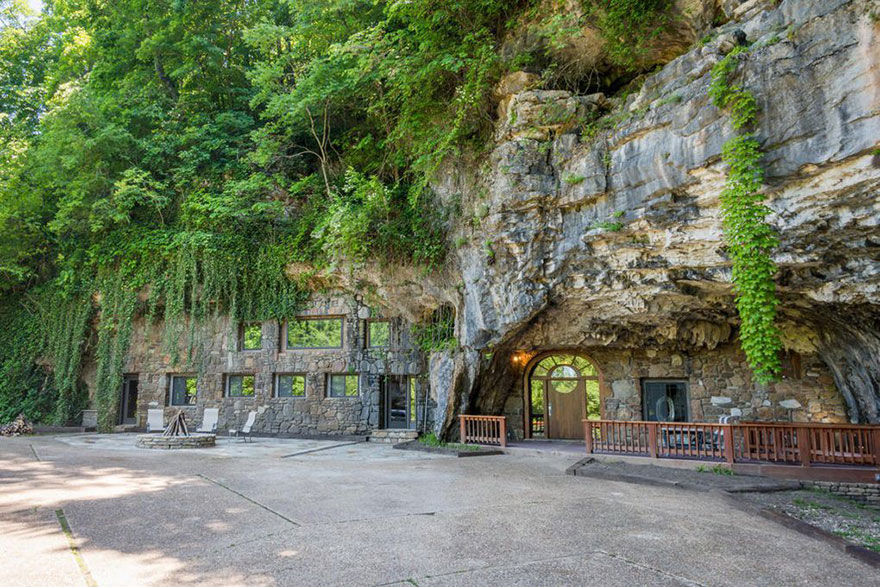 Though actively used for exploration since the early 1800s, this cave in Arkansas was left unchanged until 1983