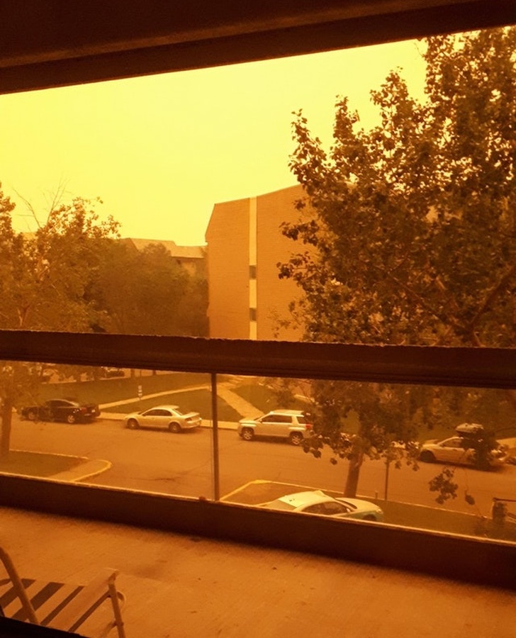 “Smoke from nearby wildfires made it look like I woke up on Mars today.”