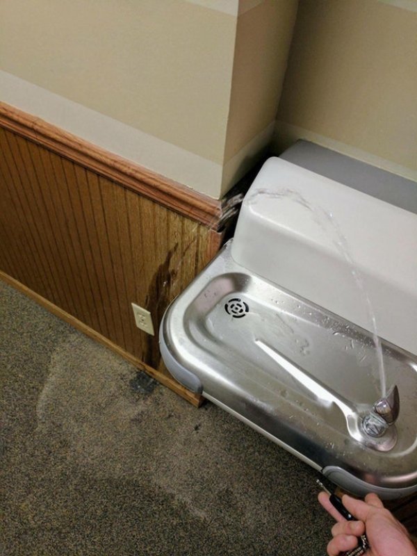 water fountain electrical outlet