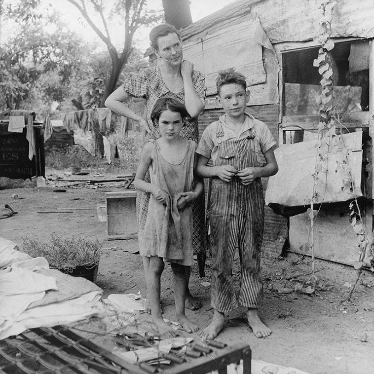 Mother and children during the great depression, California, 1936