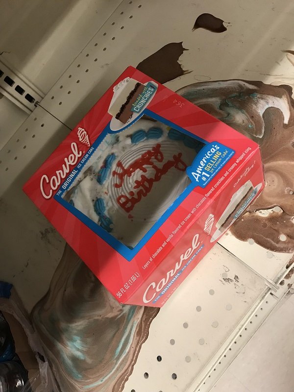 cola - Carvel The Original Ice Cream Cake 56 Floz 166 Crunchies # Anterica Selling Br Crea Cake Layers of chocolate and ente red ice crear with chocolate favored crunchies and creamy whipped cing