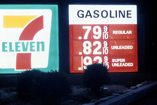 gas prices in the 90s - Gasoline Si Regular Eleven .82 1. Unleaded Unleaded Super in Unleaded