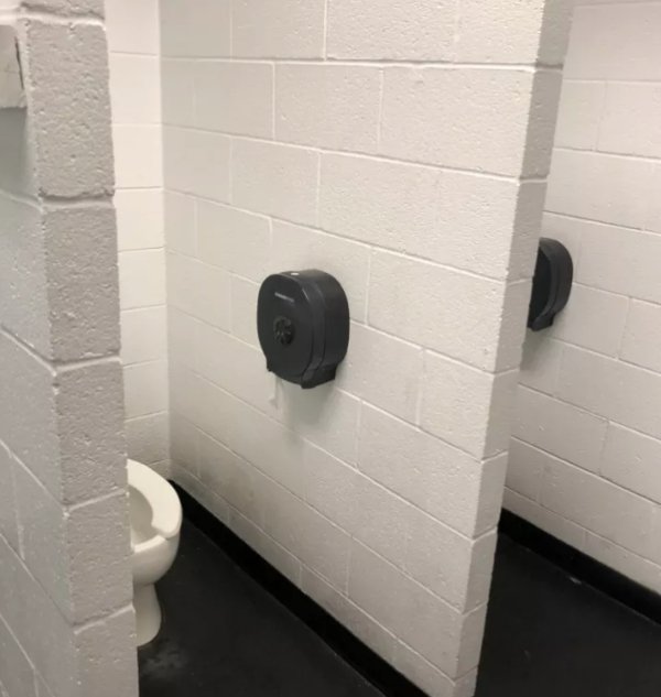 20 bad bathroom design fails