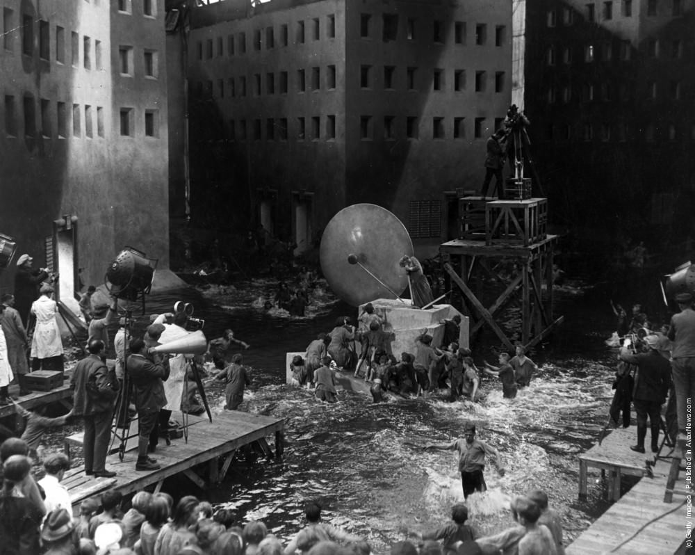 Preparing to film a scene in Metropolis (1937).