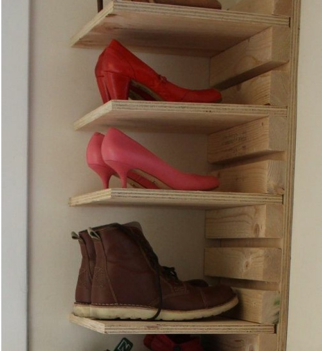 A vertical shoe shelf