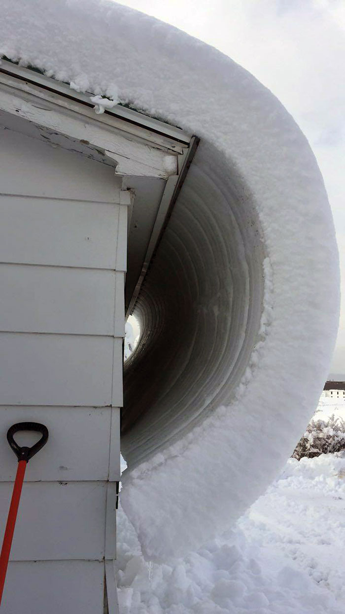 Curved snow sheet