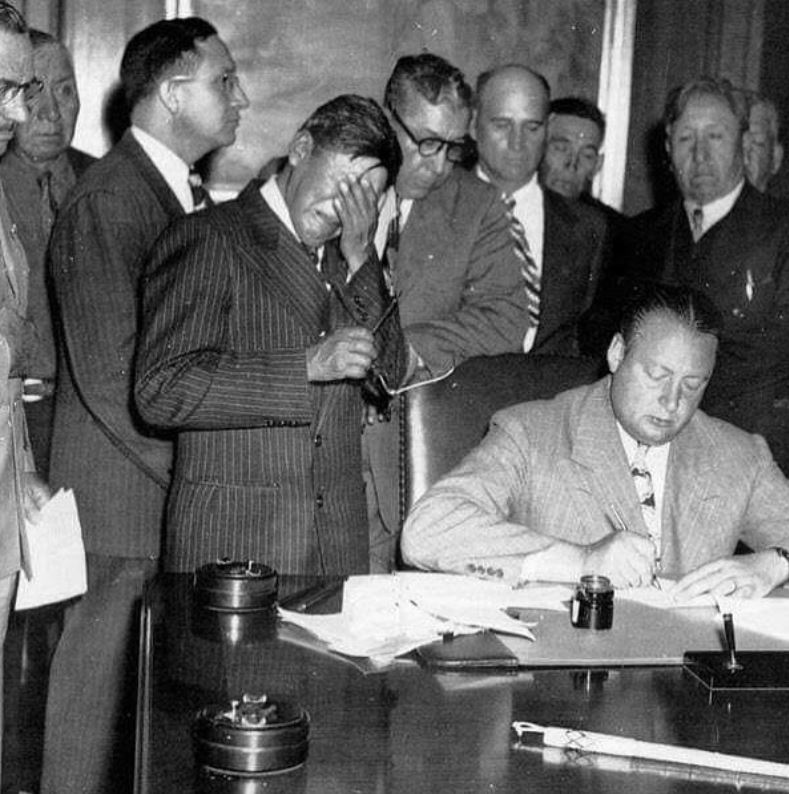 A weeping George Gillette in 1940, witnessing the forced sale of 155,000 acres of land for the Garrison Dam and Reservoir, dislocating more than 900 Native American families