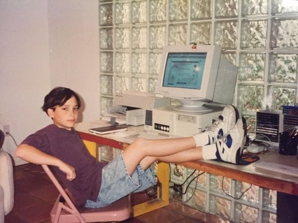 nostalgia kid 90s computer