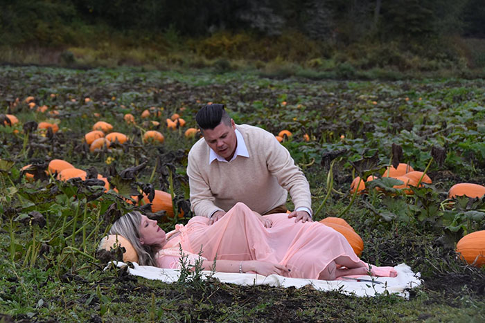 The most terrifying maternity shoot ever