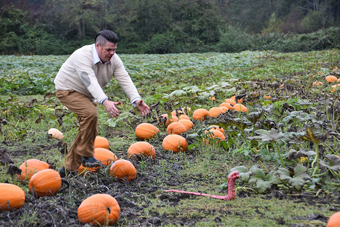 The most terrifying maternity shoot ever