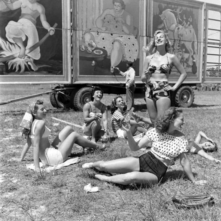 15 pics from Circus life in the 1940's