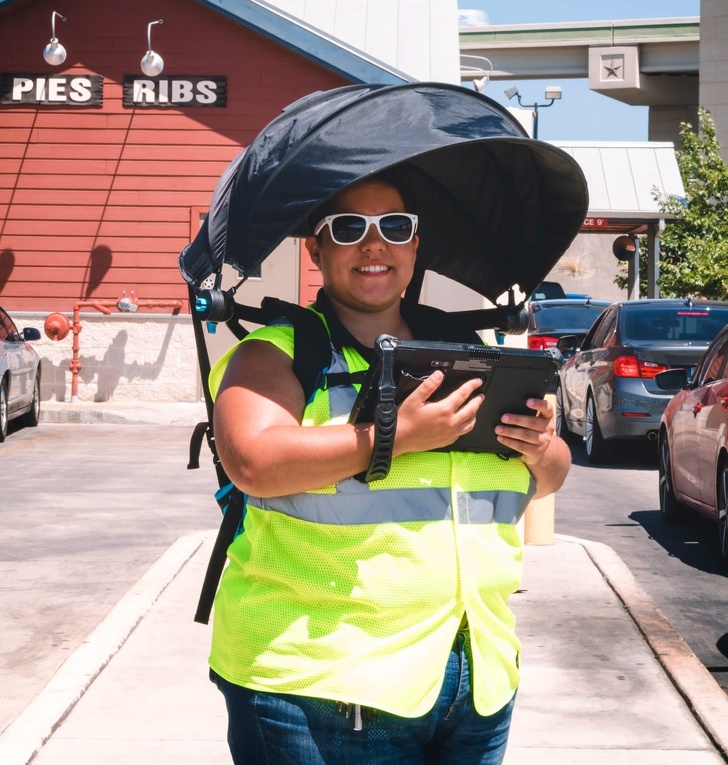 A Numbrella is a hands-free umbrella ideal for both rainy and sunny weather.