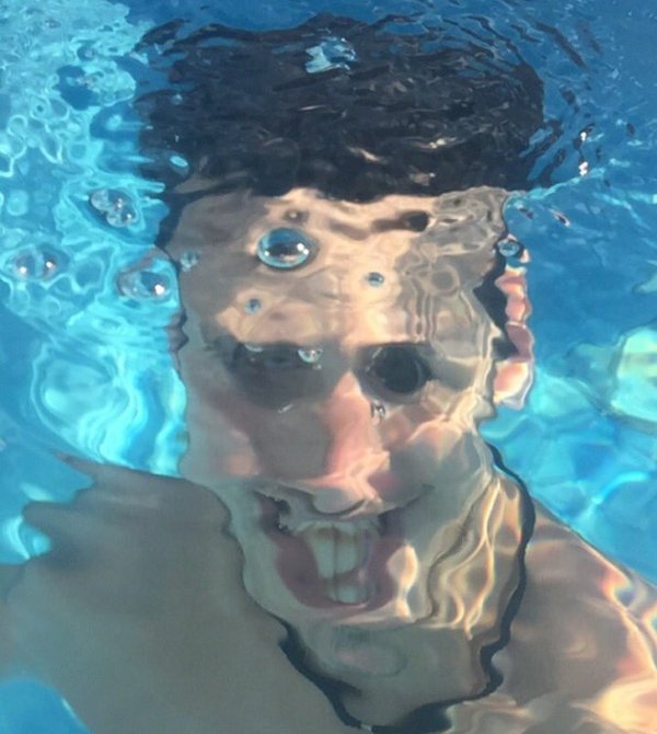 tried to take a selfie underwater