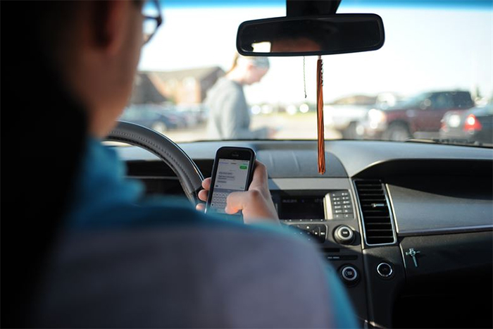 distracted driving using cell phone