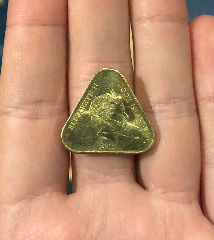 $2 coins from the Cook Islands are triangular.