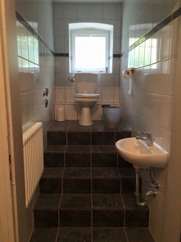bathroom with more stairs than bathroom
