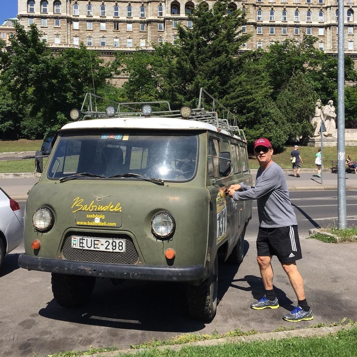 Tom Hanks bought a truck for traveling.