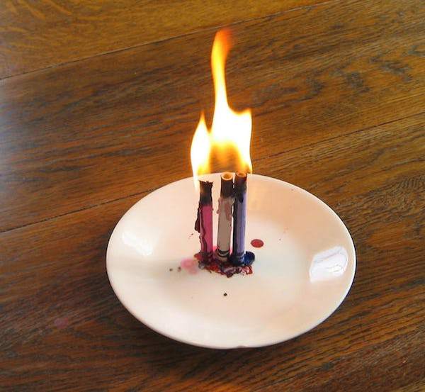 Crayons make fantastic candles.
Unless you’ve got kids, odds are you don’t carry crayons around on the regular. If you do, heed this tip. A full crayon will burn for 15 minutes, and is perfect for an emergency light source.