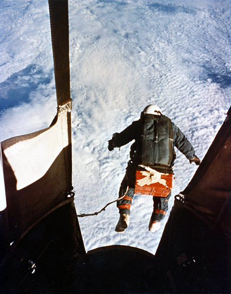 Captain Joseph W. Kittinger II jumps out of a helium balloon at a record of 102,800 feet, 31 kilometers, high above New Mexico, US in 1960. He would fall for 4 minutes and 36 seconds, reaching a maximum speed of 614 mph.