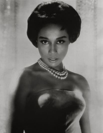 Diane Carroll - 1960 - First African American Woman to star in her own show - Julia.