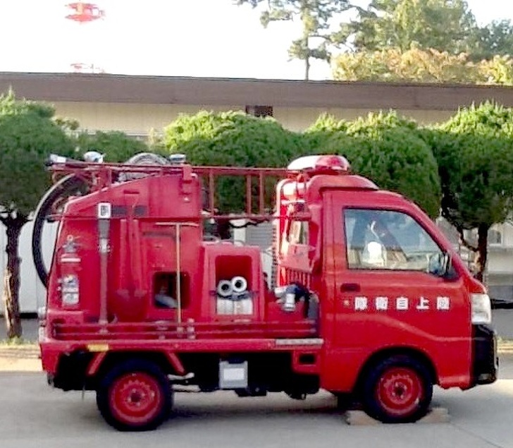 This tiny fire engine in Hokkaido