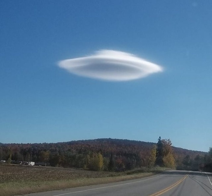 This cloud that looks like a UFO