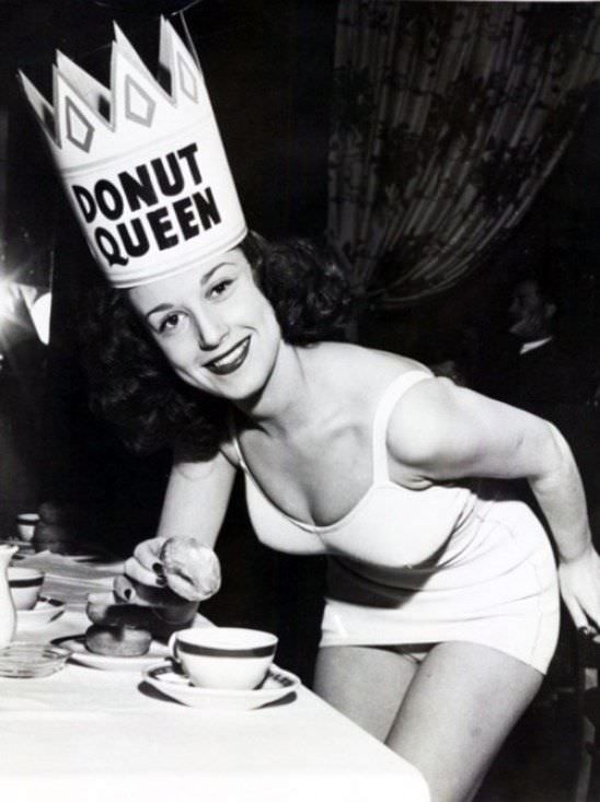 donut queen - Donut Queen